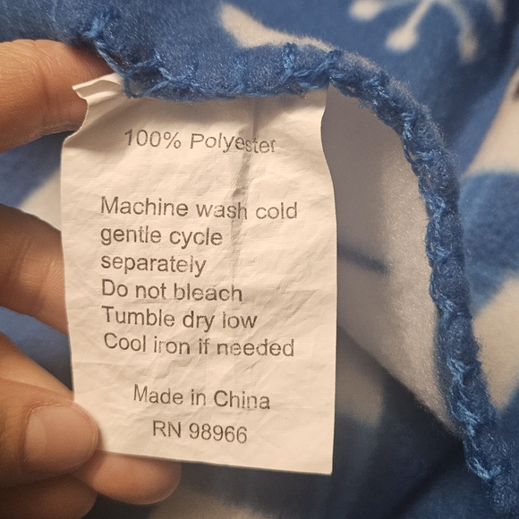 Polar bear blanket - Picture 2 of 3